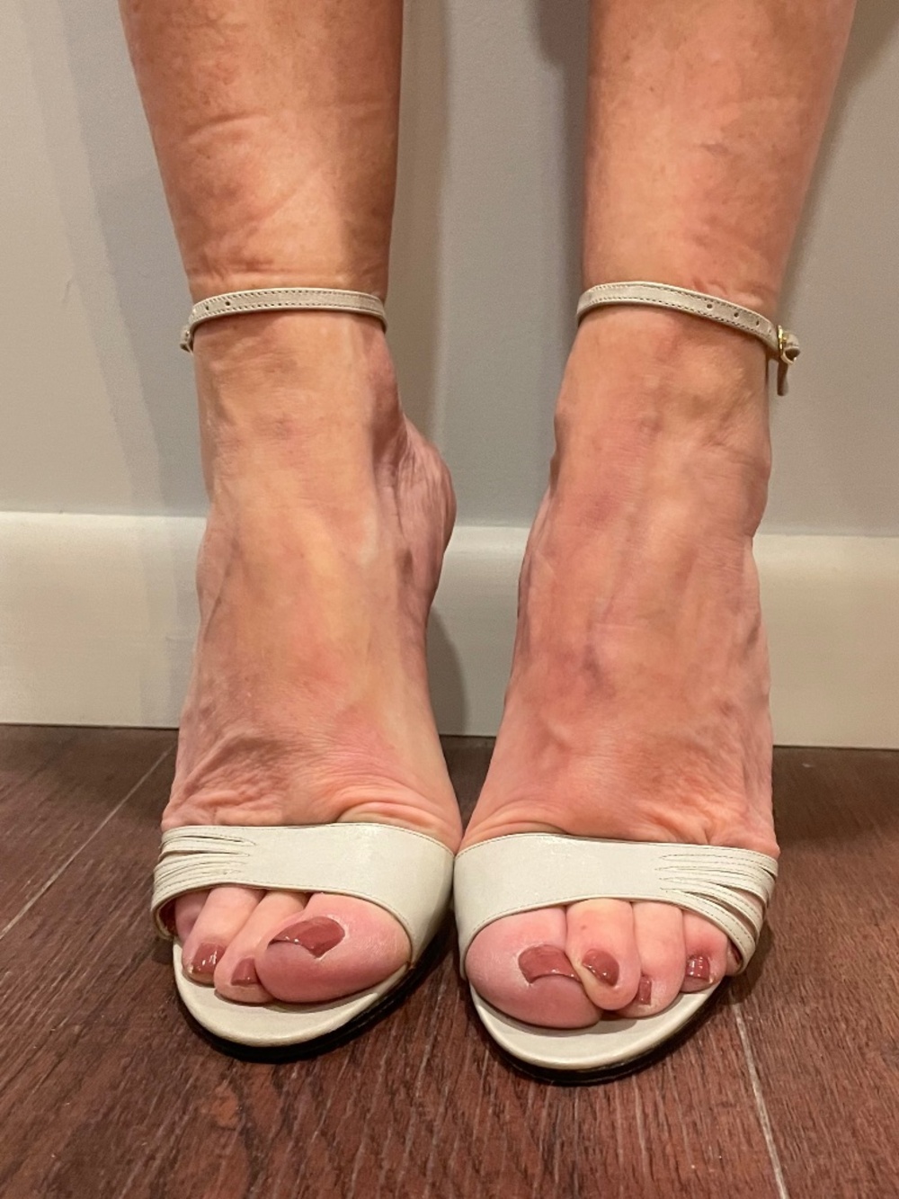 NIB BAREFOOT ORIGINAL Light Gray High Heel Sandals